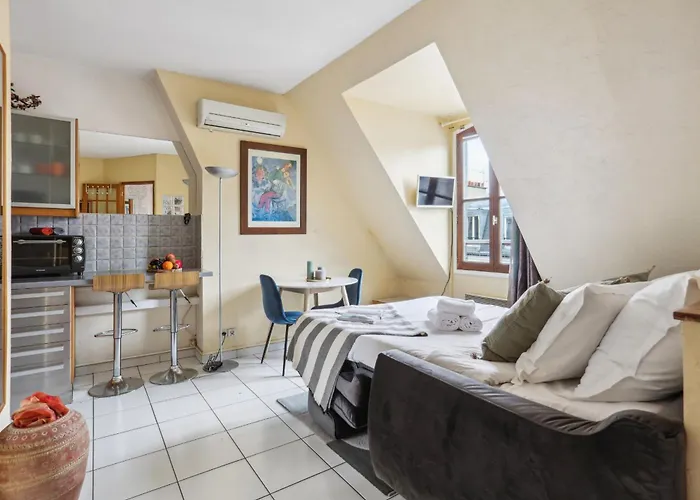 Eiffel Tower & Invalides - Cityapartmentstay *