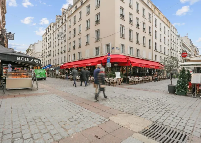 Eiffel Tower & Invalides - Cityapartmentstay